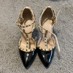 Wild Diva black and tan pat and leather heels
